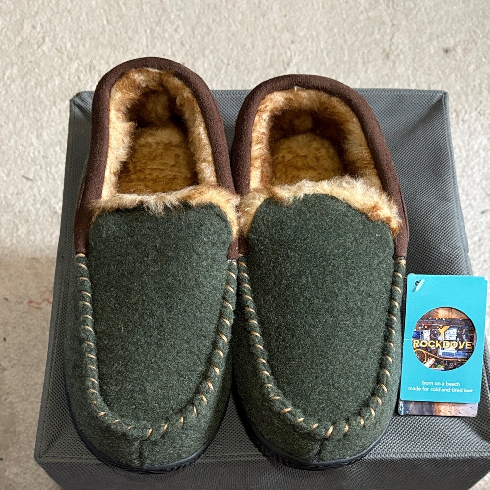 RockDove Men's Dark Green Fleece-Lined Slip-On Moccasins